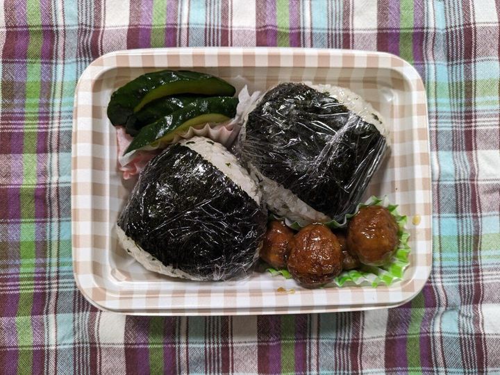 おにぎり弁当