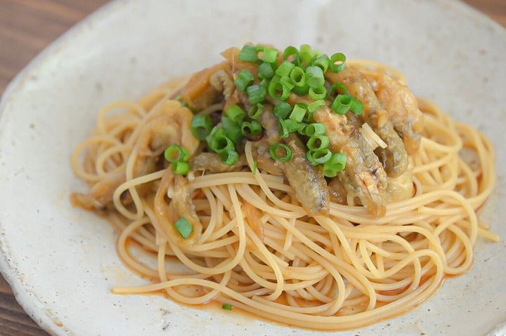 皿に盛られた焼きなすのパスタ