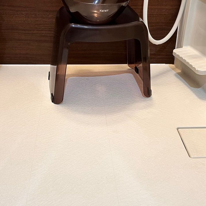黒ずみがきれいに落ちた浴室の床