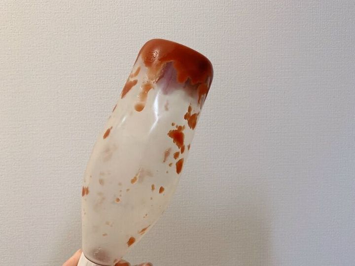 底にケチャップがたまっていると、中身がものすごく出しにくいのです。