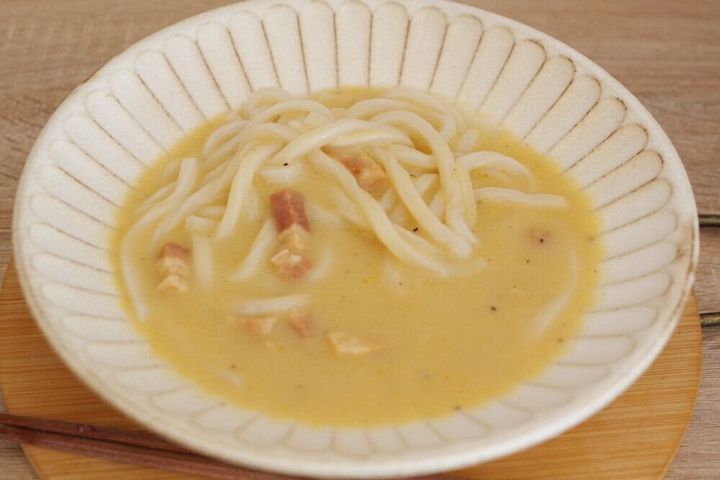 【無印良品】どんな味?「和風カルボナーラスープ」で食べるうどんを実食