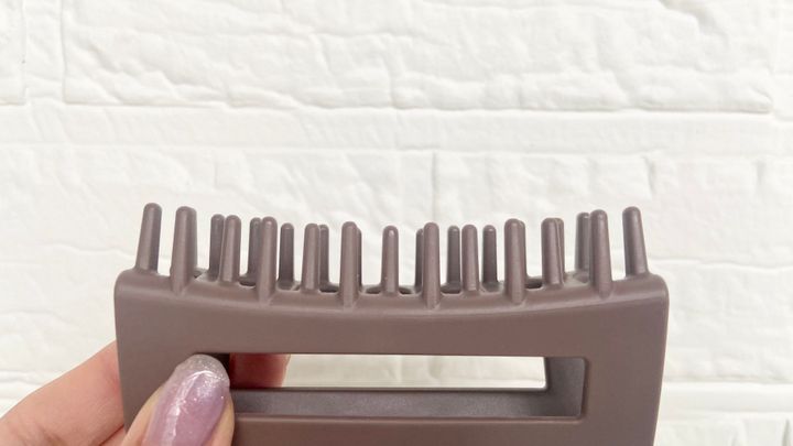 daiso ダイソー 髪になじませるトリートメントコーム付ヘアクリップ JANコード:4550480518862