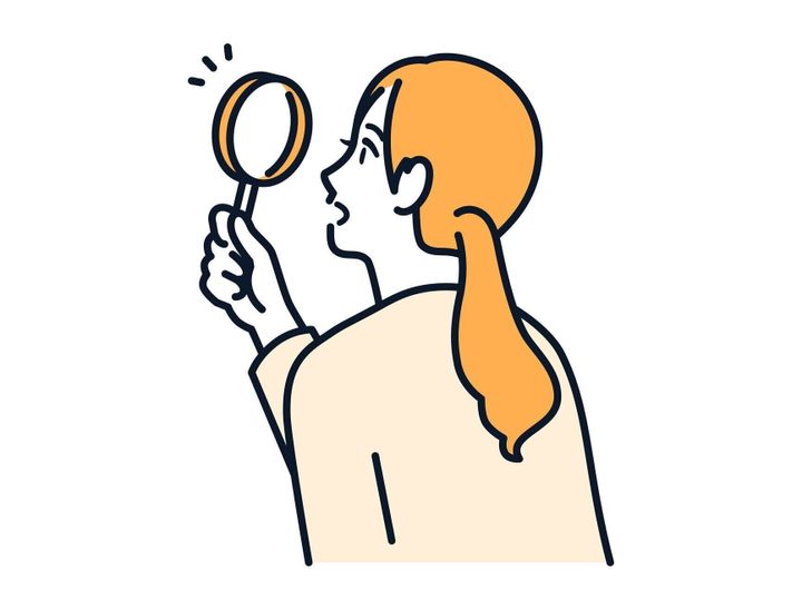 虫眼鏡を覗き込むスーツを着た女性のシンプルなベクターイラスト素材