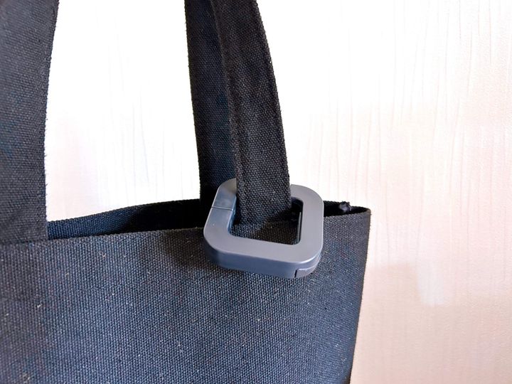 【無印良品】日常でも大活躍!トラベルバッグハンガーの便利な活用法3選