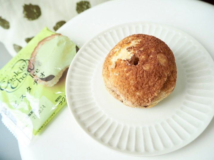 シャトレーゼ「DESSERTクッキーシューアイス ピスタチオ」商品写真