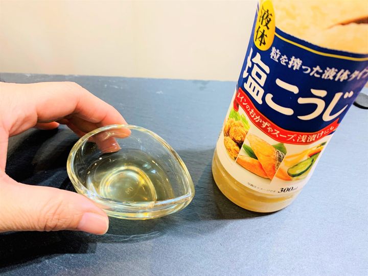 液体塩こうじを器に入れた様子