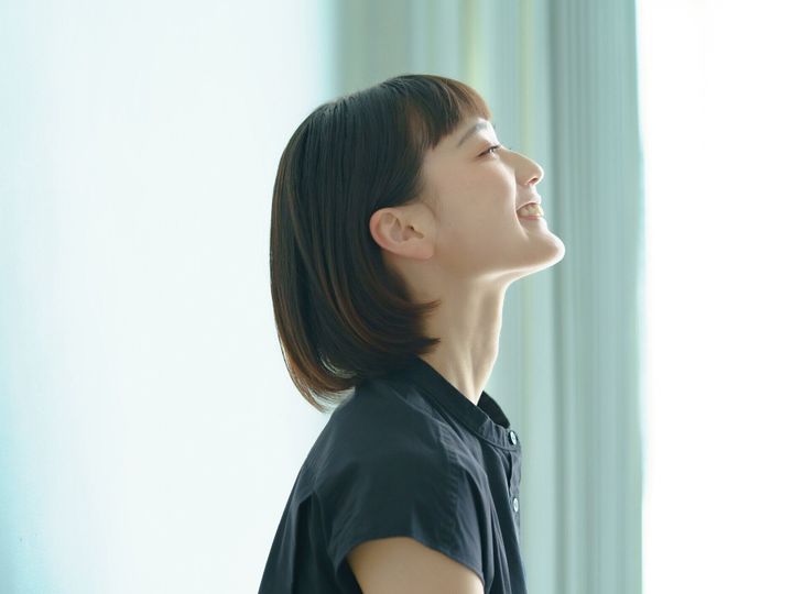 女性のプロファイル