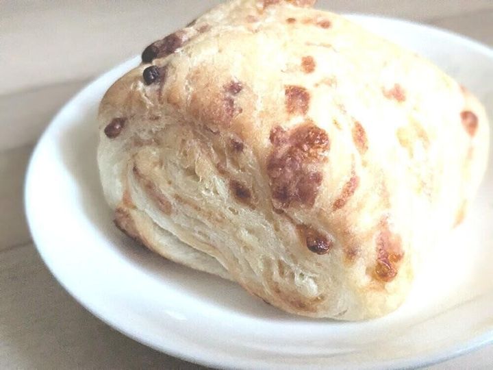 イオントップバリュ「こんがりと焼き上げたチーズロール」