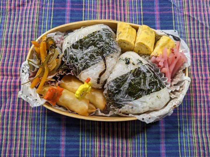 おにぎり弁当