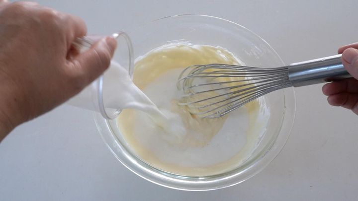牛乳を入れる