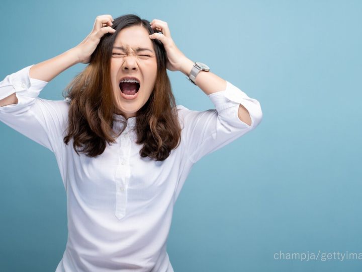 ショックな女性の画像