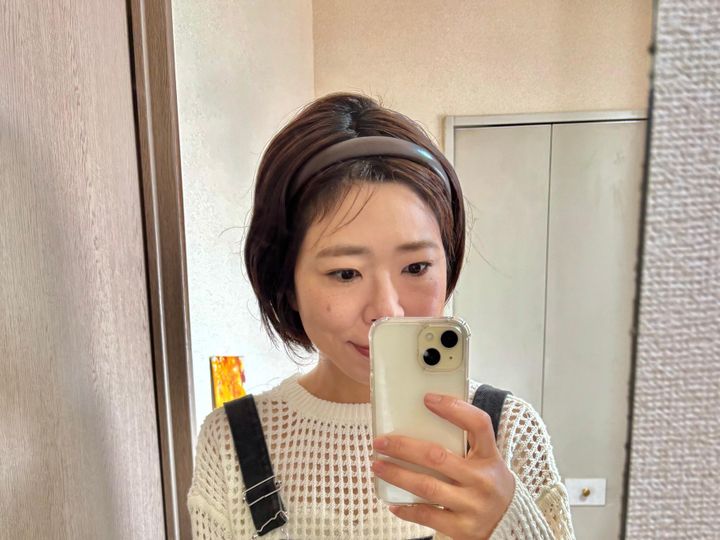 カチューシャの女性