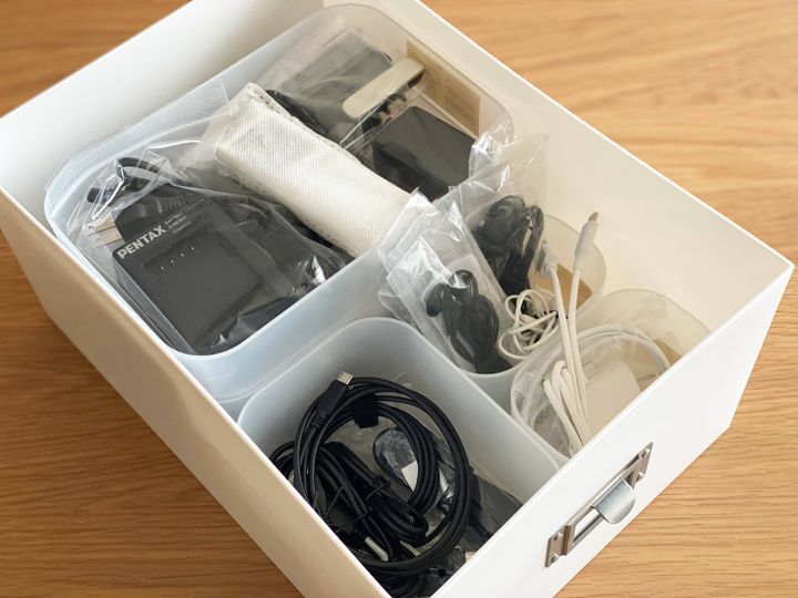 ケーブル収納は「ざっくり」がおすすめ!片付けやすく、見つけやすい収納法