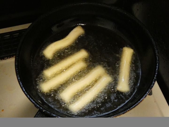 凍ったまま揚げるだけ
