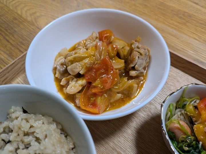 チキンのトマト煮込み