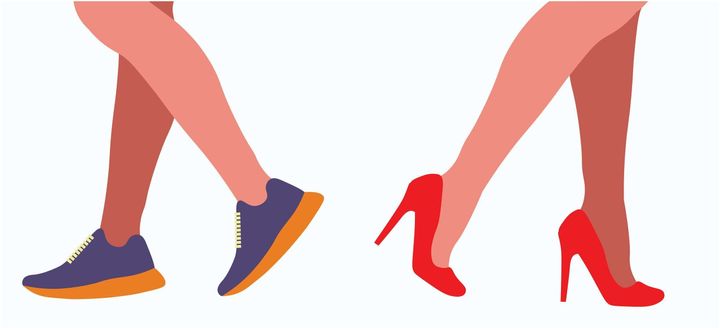 スニーカーと赤のハイヒールの靴、スポーツシューズやエレガントなヒール、靴、フットシューズ、美容とファッション、フラットベクターイラスト