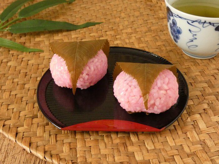 炊飯器で簡単！春にぴったり「もち米の桜餅」
