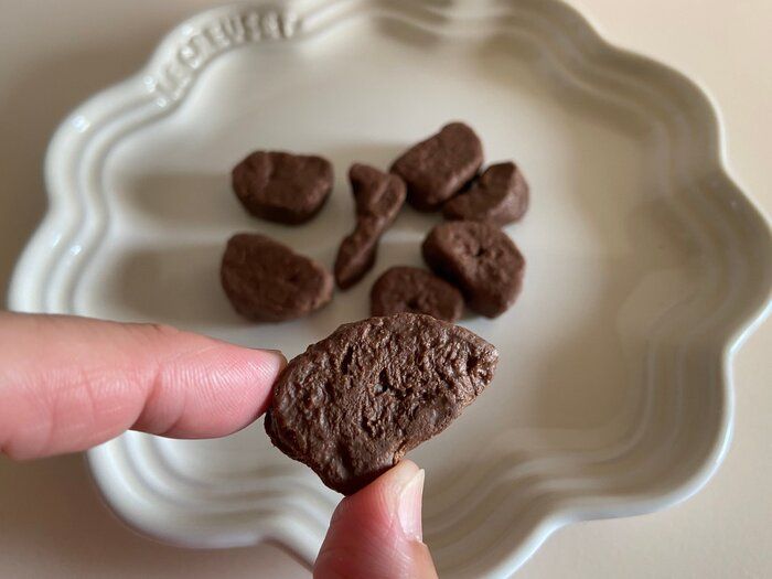 【カルディ】「濃厚バナナにチョコレートをしみこませました」というお菓子が贅沢！