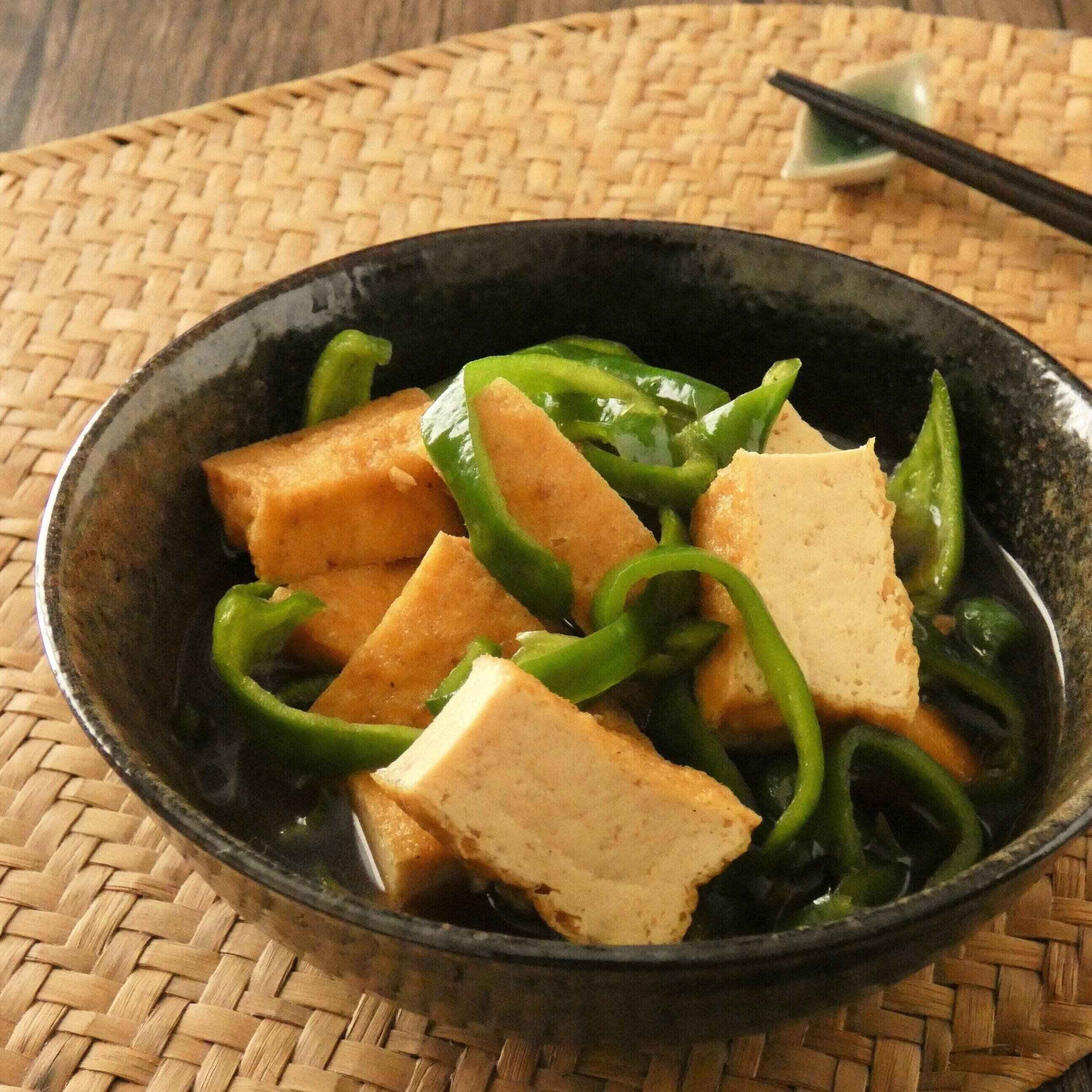 電子レンジ3分で完成！簡単さわやかな「ピーマンと厚揚げのシソめんつゆ煮」