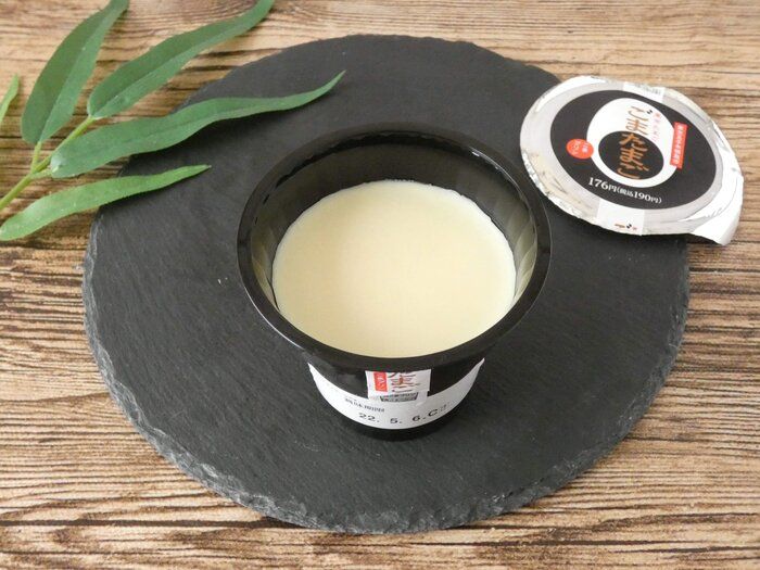 【ファミマ】東京土産のごまたまごがプリンに！「ごまたまご　ごまプリン」はとろ～り濃厚で香ばしさがたまらない