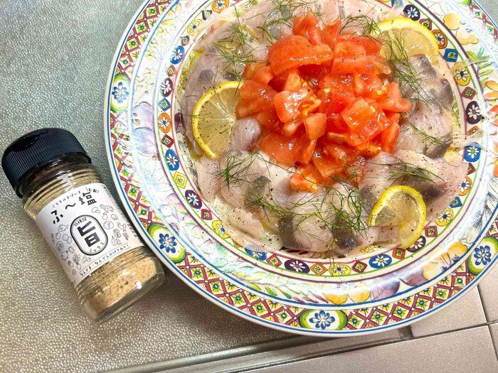 【カルディ】かけるだけ！「ふ〜塩」で、ぶりのカルパッチョのレシピ