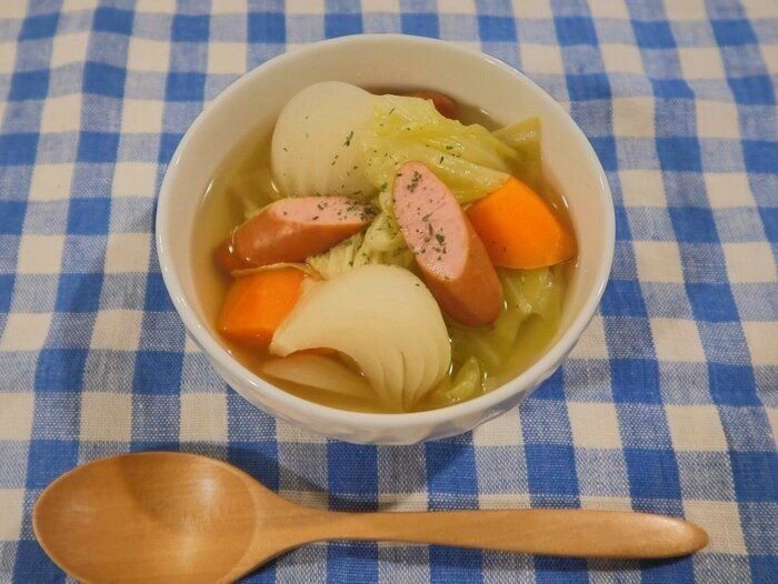 【旬食材】「春キャベツと新玉ねぎのポトフ」のつくり方