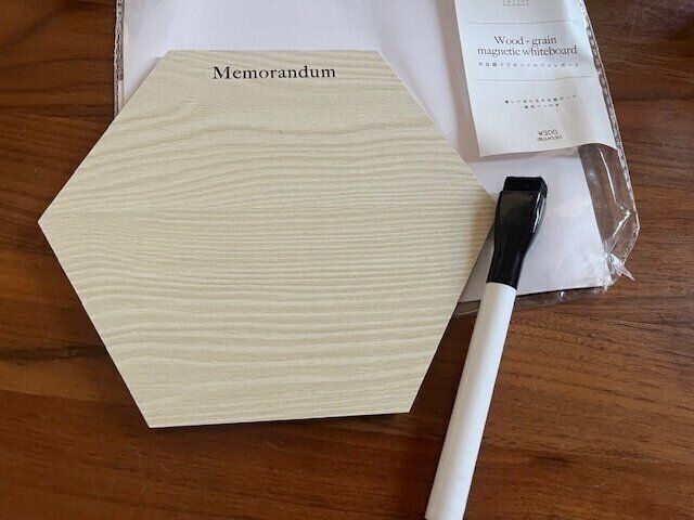 【3COINS】おしゃれなのに超機能的！木目調マグネットホワイトボードが便利。