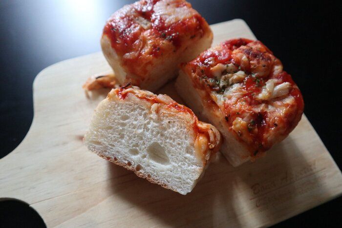 セブンイレブンのもちもちジューシーパンがクセになる！