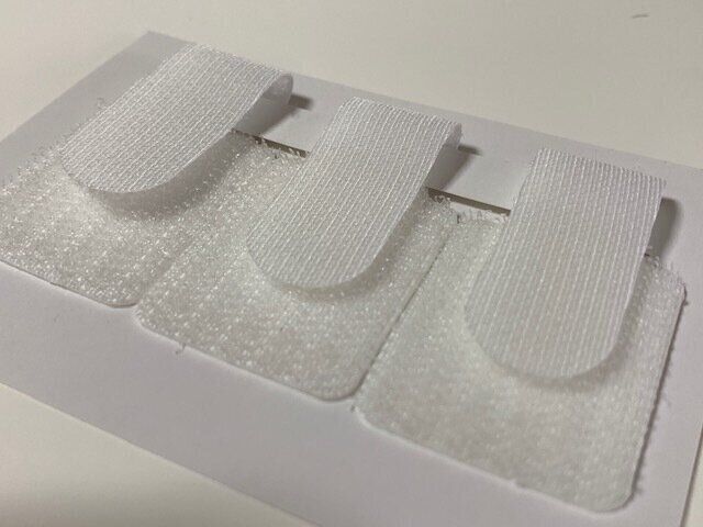 隠れ活躍！好きなところに貼って剥がせる面ファスナー