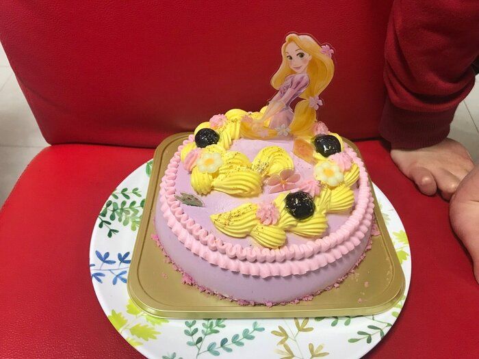 〈ラプンツェルのドレスケーキ〉で卒業・卒園・進級祝いはいかが？
