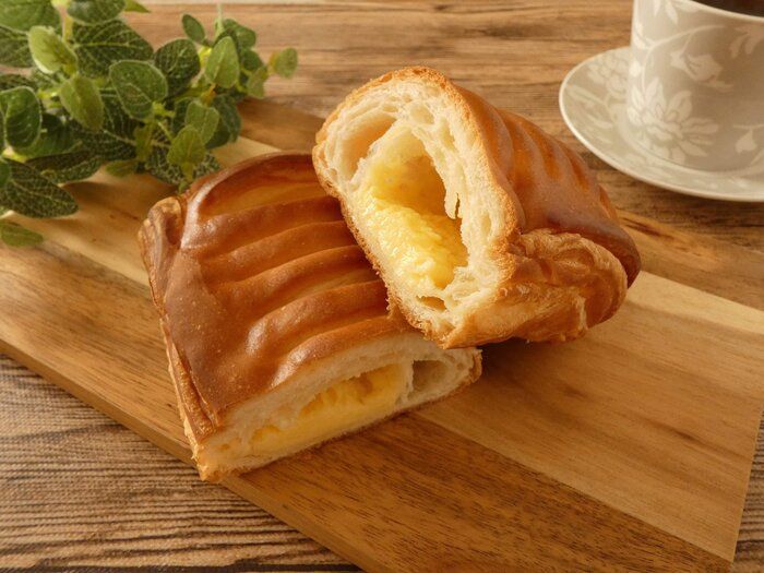 【ファミマ】このボリュームで108円？「たっぷりクリームデニッシュ」は焼くとおいしさアップ！大満足スイーツパン