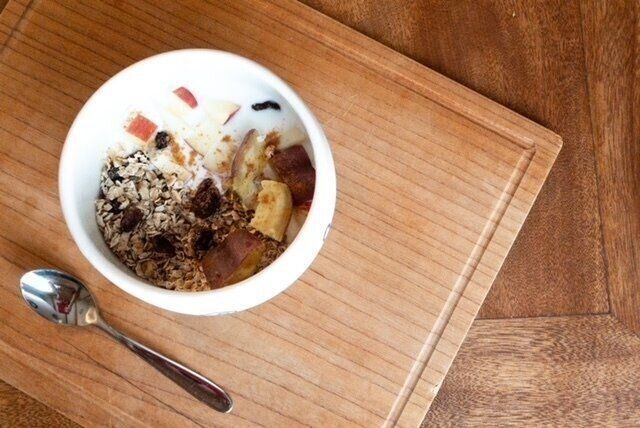 【秋の旬食材で作る】オイル不使用で簡単ヘルシーグラノーラ