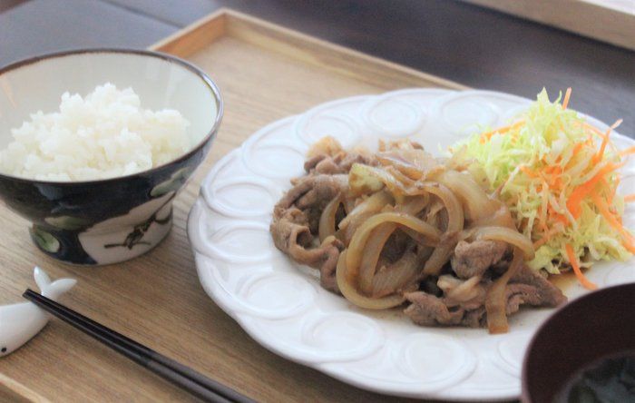 ほったらかしで一石二鳥！玉ねぎたっぷり簡単でヘルシー！あっさりおいしい豚の生姜焼き。