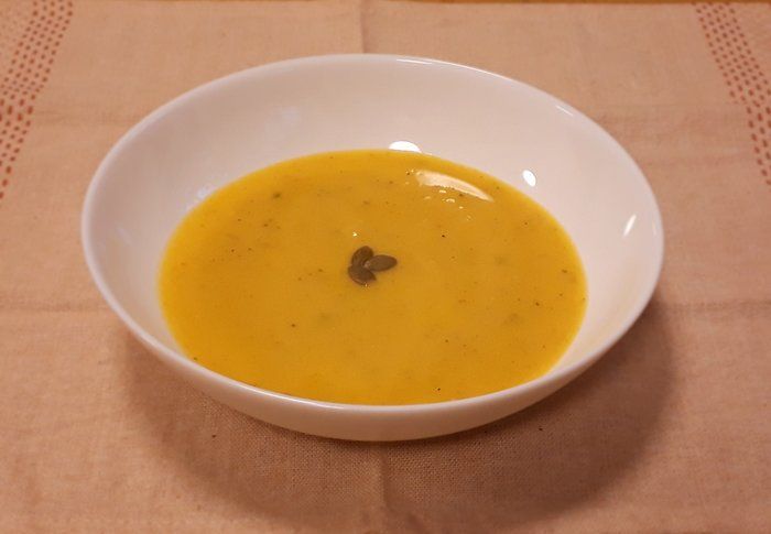 材料は３つだけ！ホッと温まる「簡単カボチャスープ」