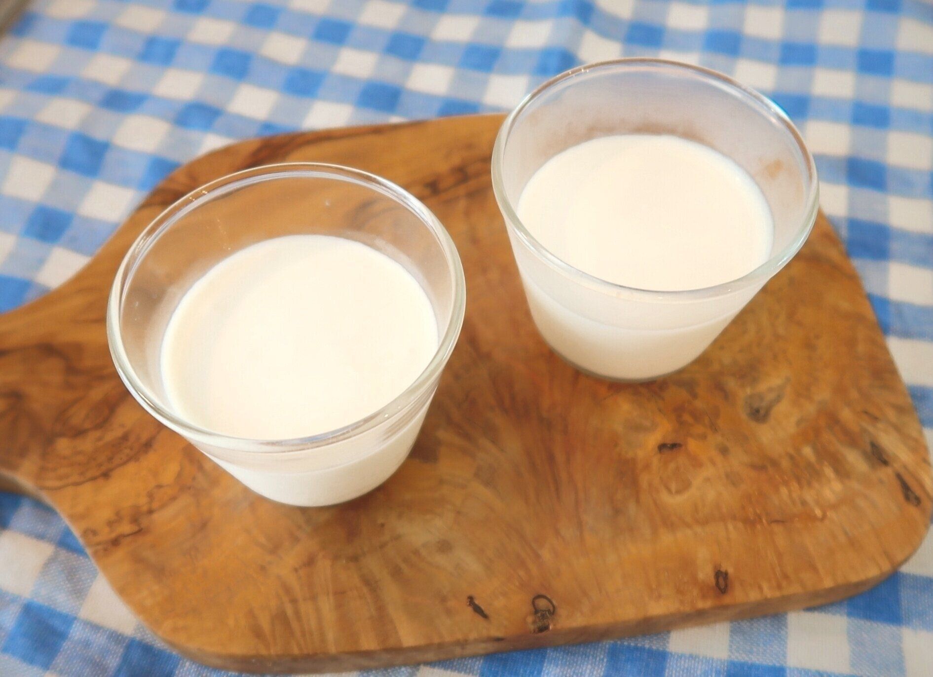 簡単ひんやりおうちスイーツ【カップレアチーズケーキ】のつくり方