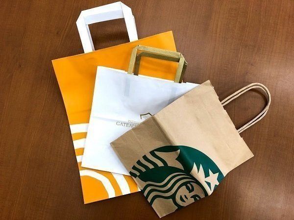 紙袋は万能グッズ