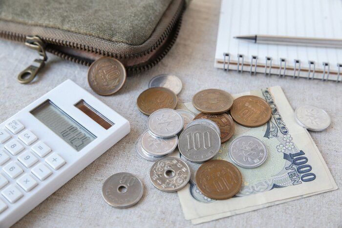 日本語マネー円感覚のカルキュレーター、ノートパソコンやポーチ