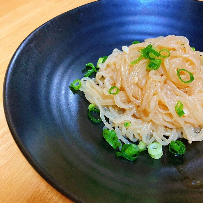【５分でできる】ヘルシーなのに食べ応え抜群！しらたきのしょうゆ焼きラーメン風