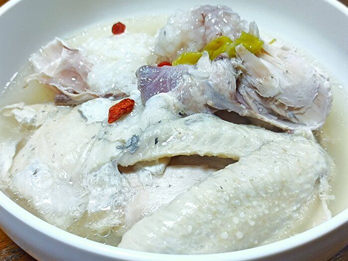 【コストコ】買うかどうか迷っているなら買い！「国産鶏中抜き」で参鶏湯を作ってみよう！