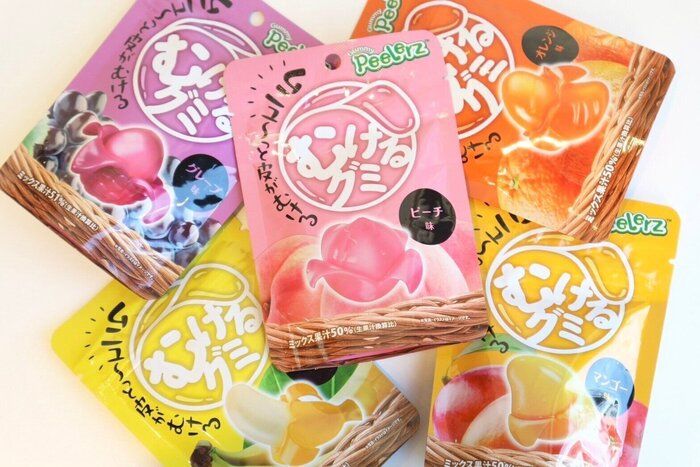【ダイソー】皮がむけて本物の果物みたい！？ユニークな「むけるグミ」に注目！