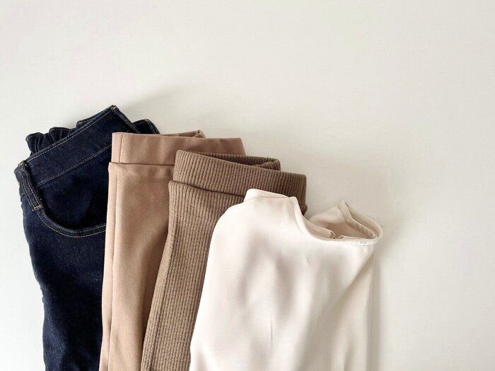 【ミニマリスト】服選びに悩まない3つのコツ！〜わたしに似合う心地よい服で毎日を〜