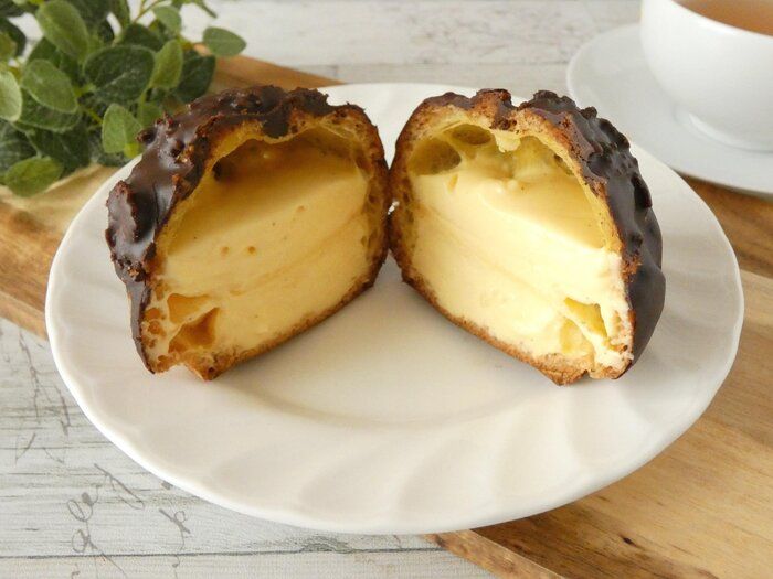 【ファミマ】とろ～りなめらかカスタードの「チョコクッキーシュー」はリピ決定のご褒美スイーツ