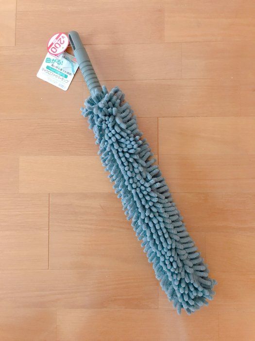 溜まった埃がゴッソリ取れる！ダイソーお掃除グッズ