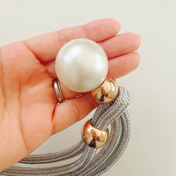 【ダイソー】ビックリするほど大きなパール付きカーテンタッセルが高見え＆オシャレ！