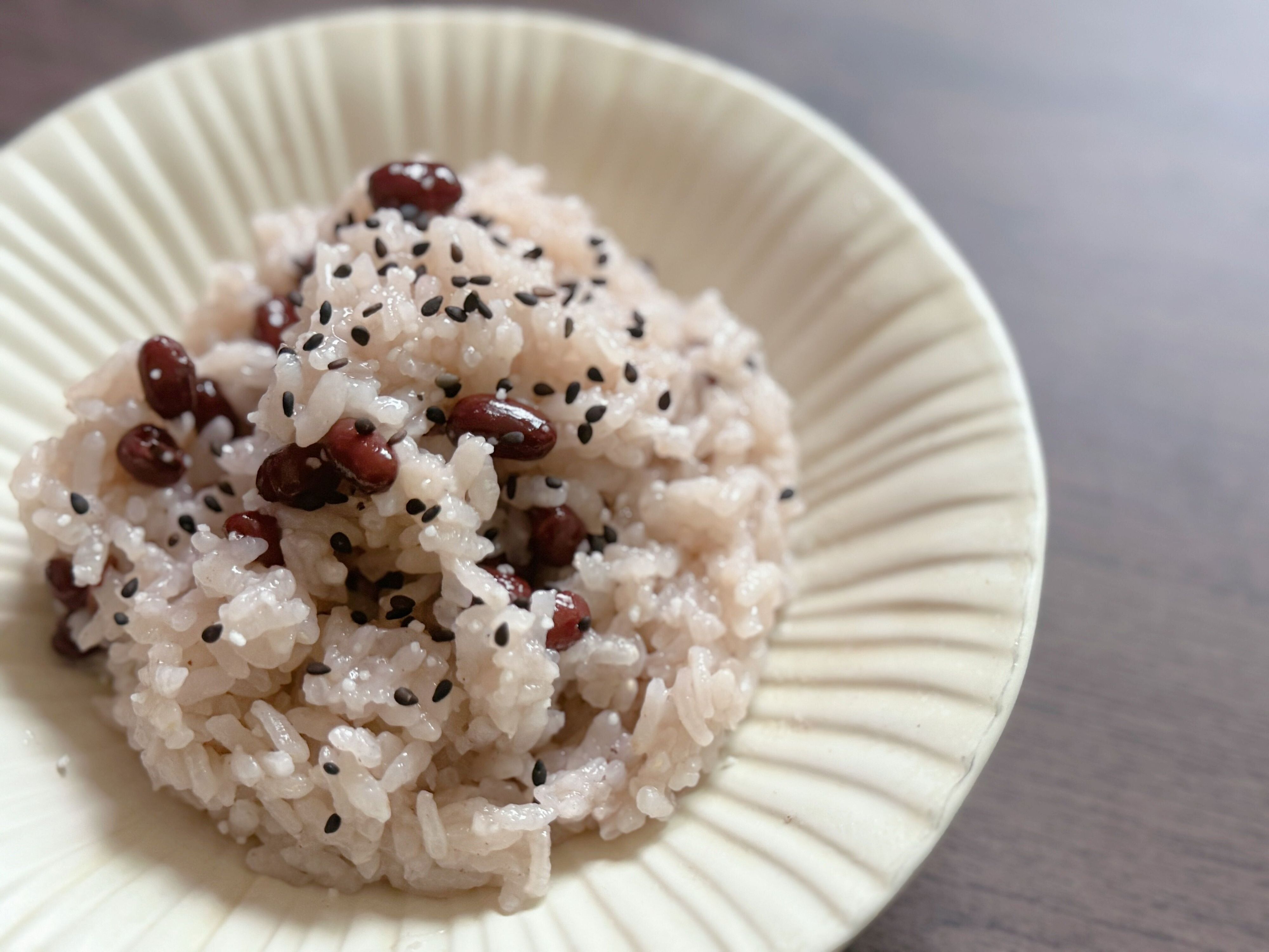 【カンタン赤飯】お祝いの日だけじゃもったいない！白米でも炊ける「赤飯の素」で食卓を格上げ！