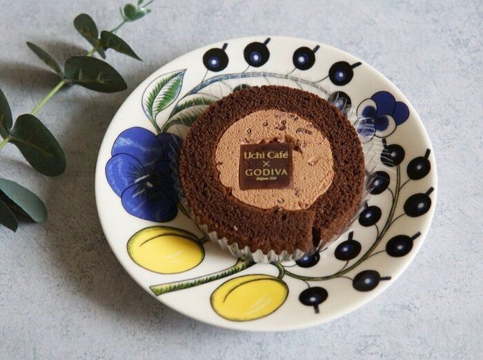 【ローソン】５周年！GODIVAコラボの始まり、ロールケーキの進化系「ショコラヴァニーユロール」