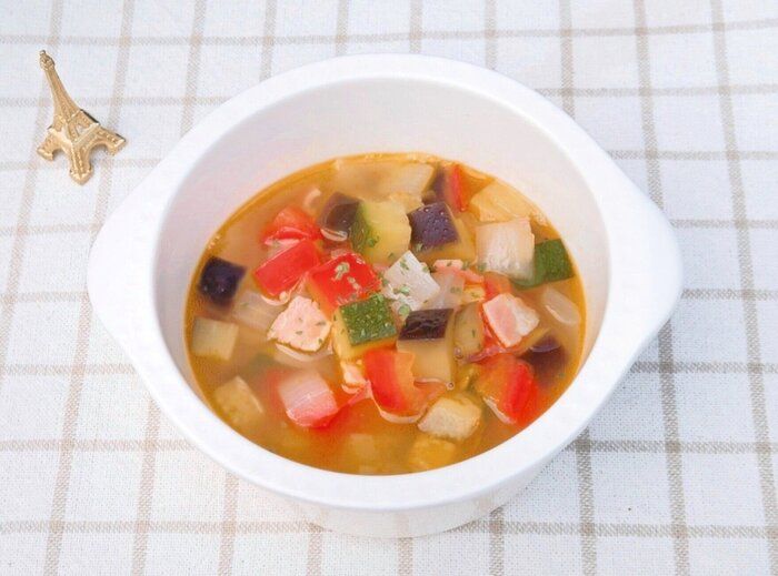 旬の旨味を味わって！【夏野菜のコンソメスープ】のつくり方