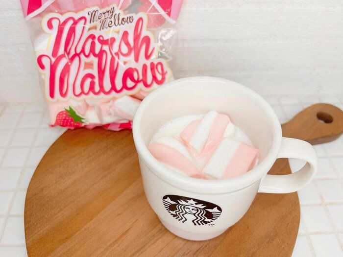 【カルディ】『ストロベリーマシュマロ』で優しい味のホットいちごミルクの完成！