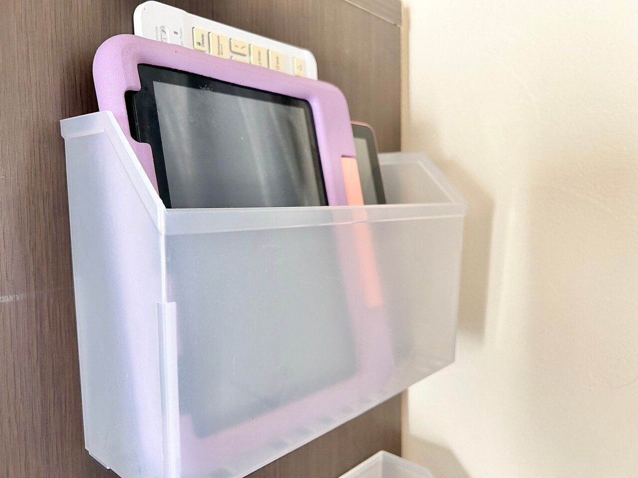 【セリア】子どもの手が届かず、ママが使いやすい壁掛け収納アイデア３選