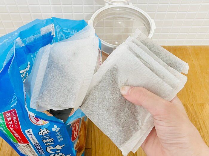 【麦茶パック収納】1袋ぜ〜んぶ入ってスッキリ！片づけのプロが5年以上愛用する保存容器